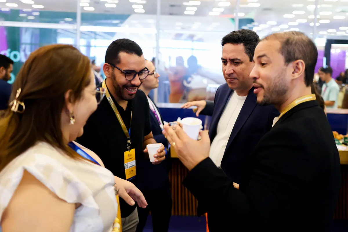 Participantes gerando negócios no Fórum